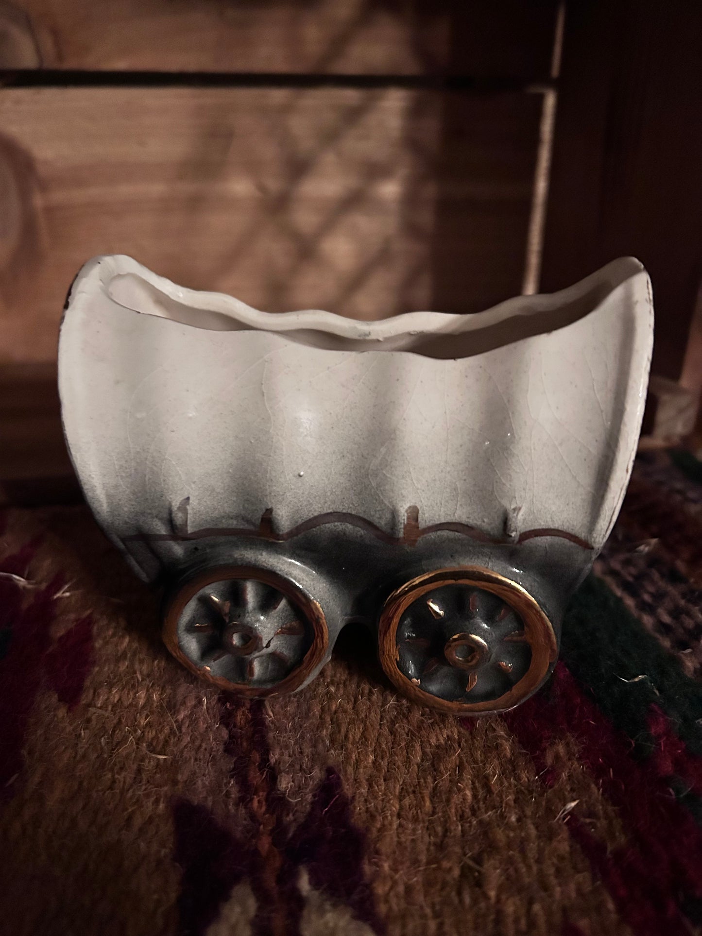 Shawnee covered wagon planter