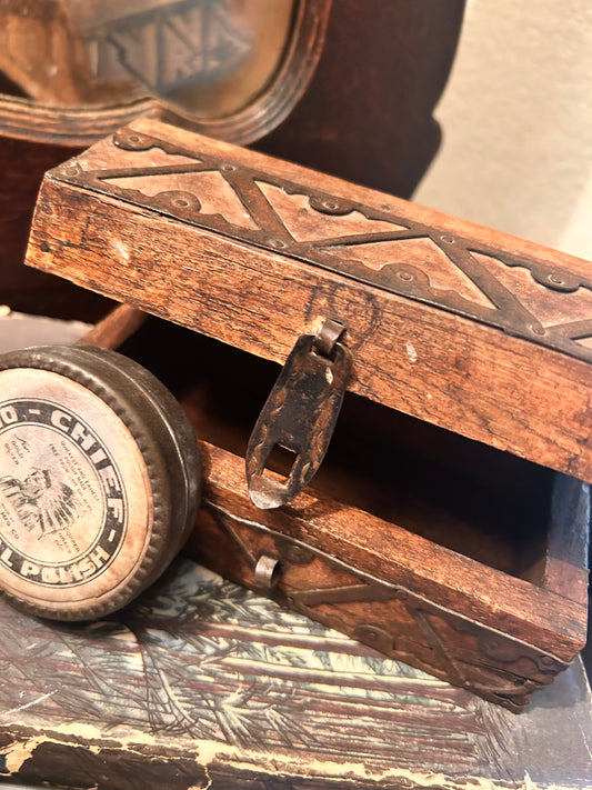 Vintage Wooden Jewelry/trinket box