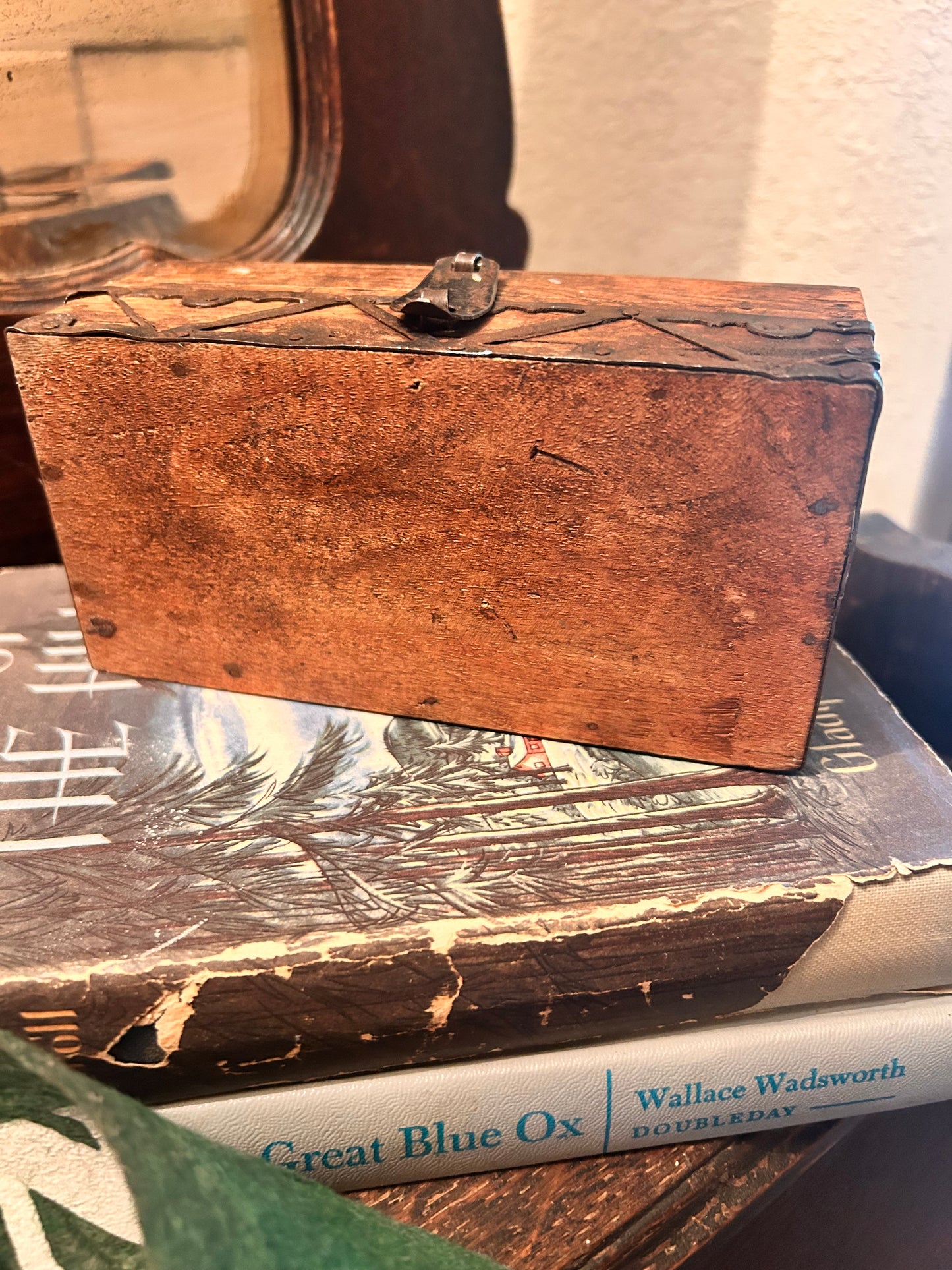 Vintage Wooden Jewelry/trinket box