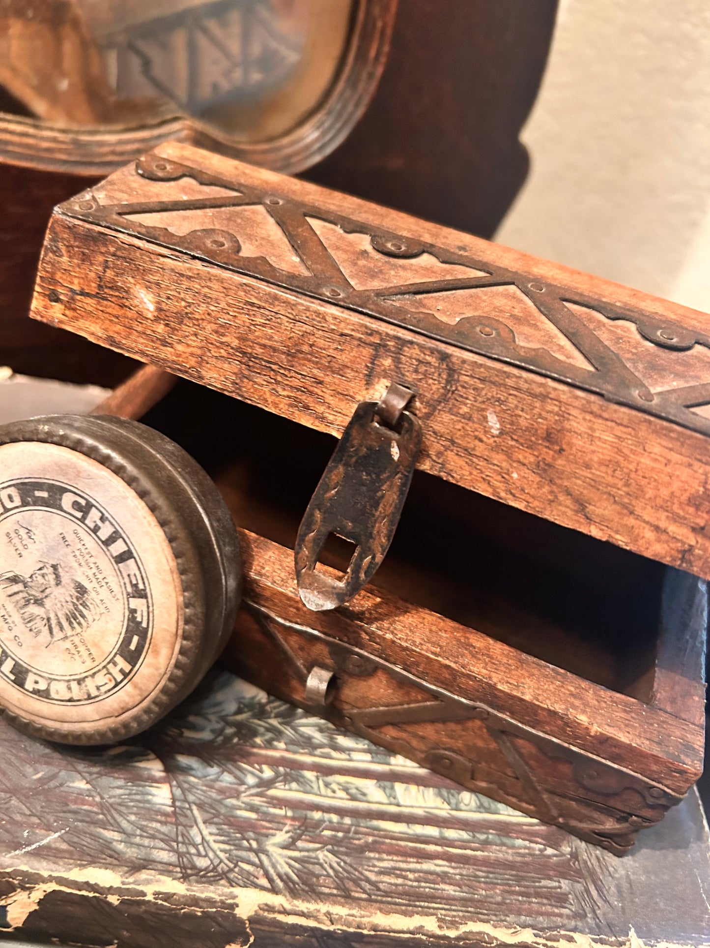 Vintage Wooden Jewelry/trinket box